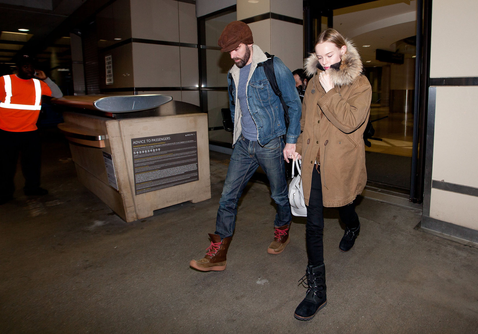 Kate Bosworth Arrives at Los Angeles International Airport (04.02.2013) 