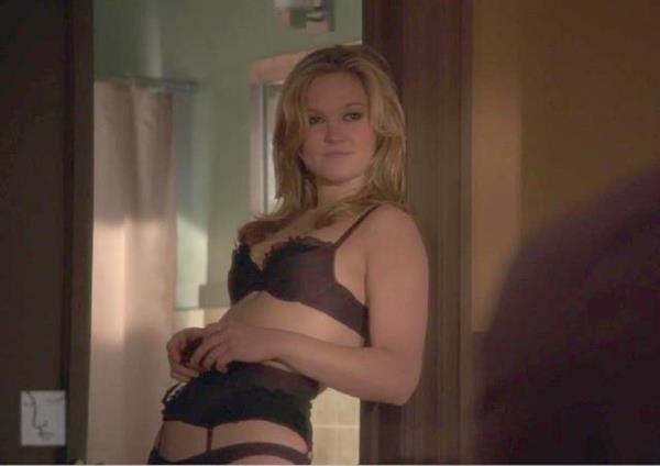 Julia Stiles in lingerie