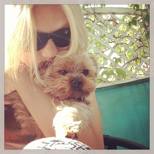 Nadine Leopold taking a selfie