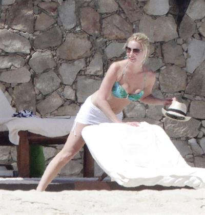 Katherine Heigl On vacation in Los Cabos, Mexico - April 7, 2013 