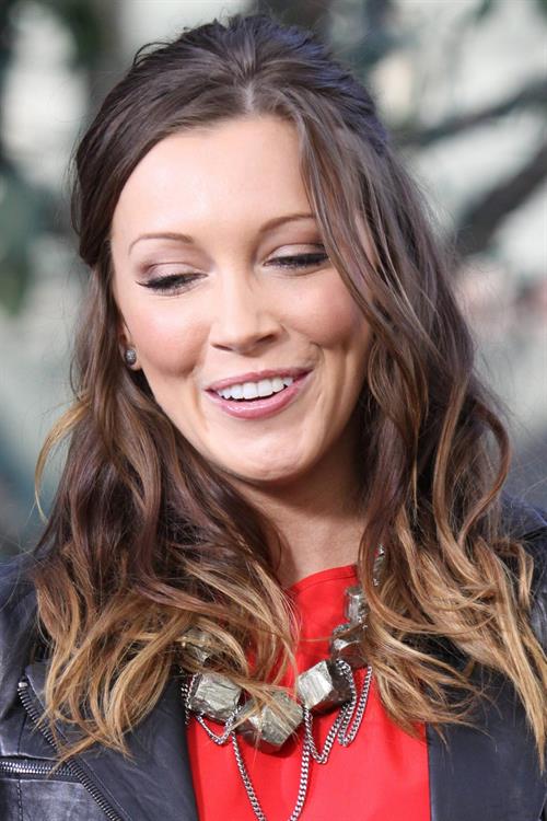 Katie Cassidy Visits  Extra  at The Grove in Los Angeles (November 13, 2012) 