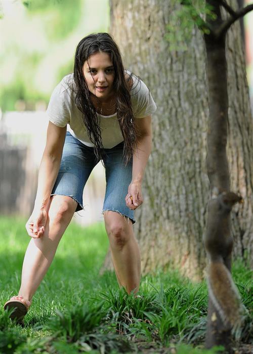 Katie Holmes Films  Mania Days  in Washington Square Park (May 21, 2013) 