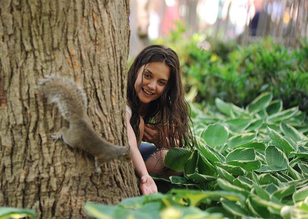 Katie Holmes Films  Mania Days  in Washington Square Park (May 21, 2013) 