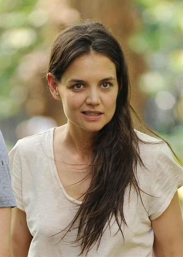 Katie Holmes Films  Mania Days  in Washington Square Park (May 21, 2013) 