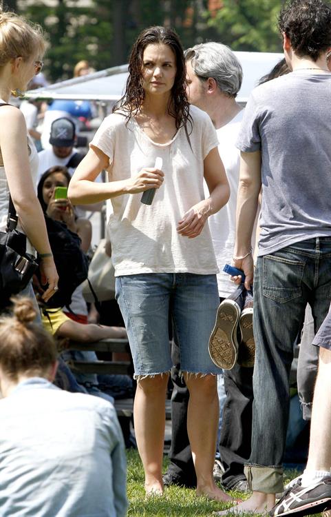 Katie Holmes Pictures Katie Holmes Films Mania Days in Washington Square Park (May 21, 2013)