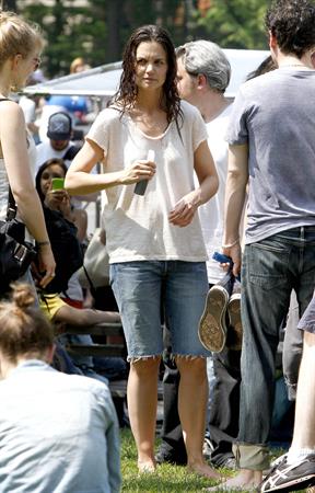 Katie Holmes Pictures Katie Holmes Films  Mania Days  in Washington Square Park (May 21, 2013)