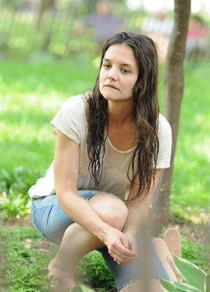 Katie Holmes Pictures Katie Holmes Films  Mania Days  in Washington Square Park (May 21, 2013)