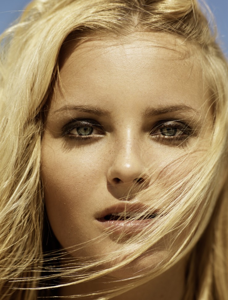 Petra model facial