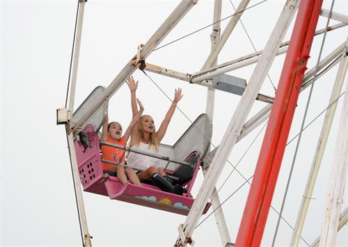 Kelly Ripa - OCRF's 15th annual Super Saturday -- Water Mill, Jul. 28, 2012