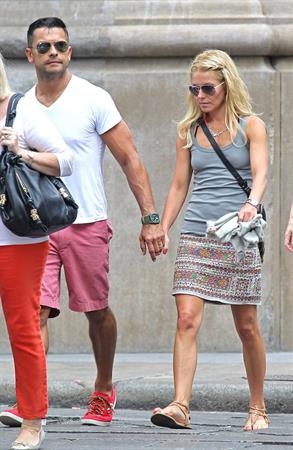 Kelly Ripa - Out in SoHo for some shopping - July 27, 2012