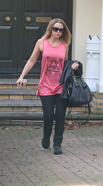 Kimberley Walsh Leaving her london home - October 9, 2012 