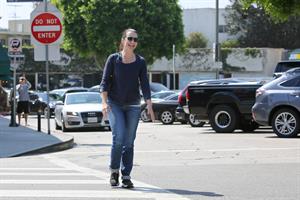 Kristen Davis at the Le Pain Quotidien restaurant in Brentwood - September 25, 2012 