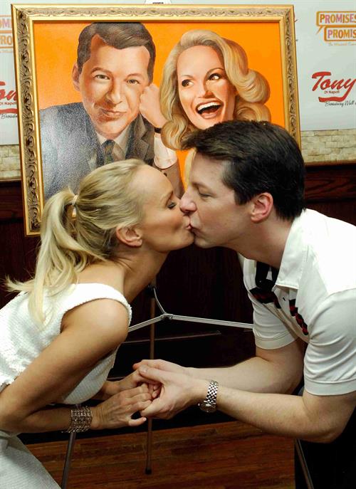 Kristin Chenoweth Pictures Kristin Chenoweth Tony's Di Napoli Portrait Unveiling (May 20, 2010)