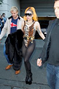 Lady Gaga - Signs autographs heading to 4th of July private party in Melbourne (July 4, 2012)