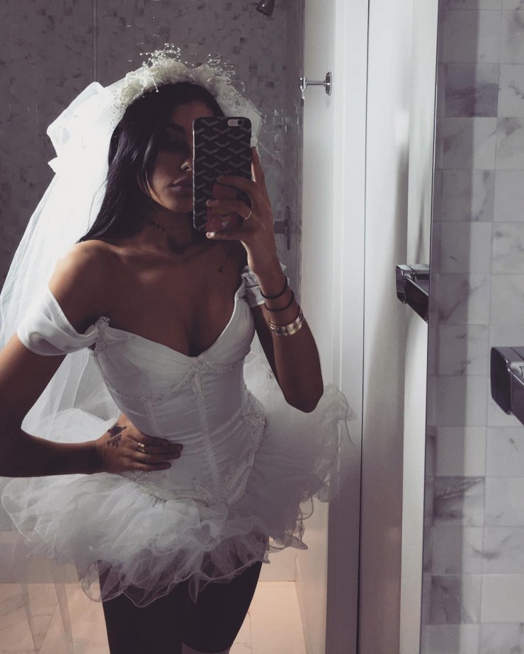 Madison Beer taking a selfie