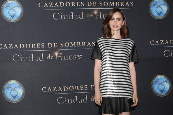 Lily Collins  City of Bones  Mexico Photcall 8/26/13  