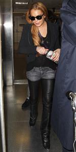 Lindsay Lohan - Los Angeles International Airport (10.04.2013) 