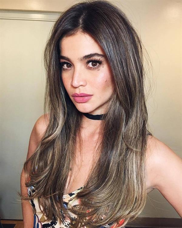 Anne Curtis