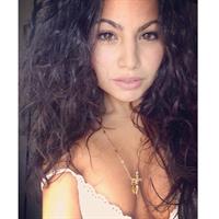 Mónica Alvarez taking a selfie