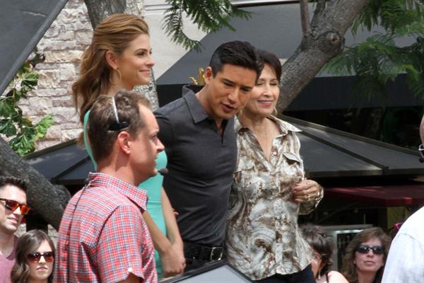 Maria Menounos on the set of 'EXTRA' at the Grove in LA on May 10, 2013