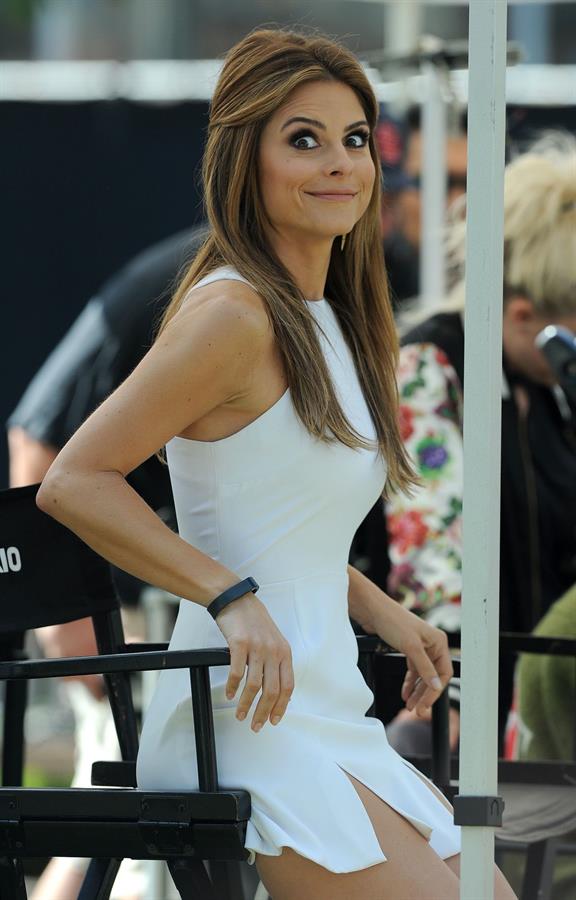 Maria Menounos On the set of Extra in Los Angeles on August 20, 2013