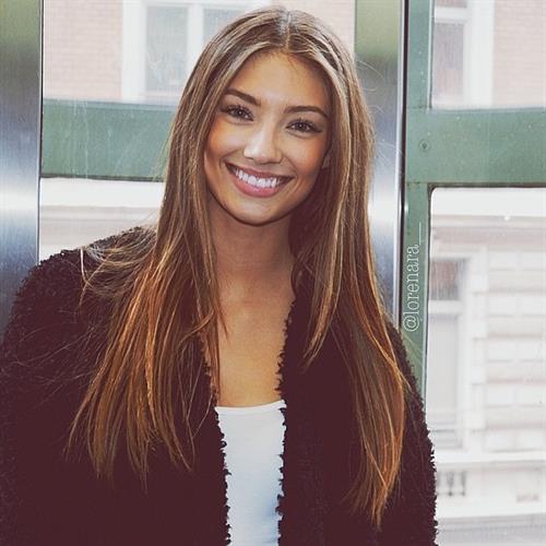 Lorena Rae