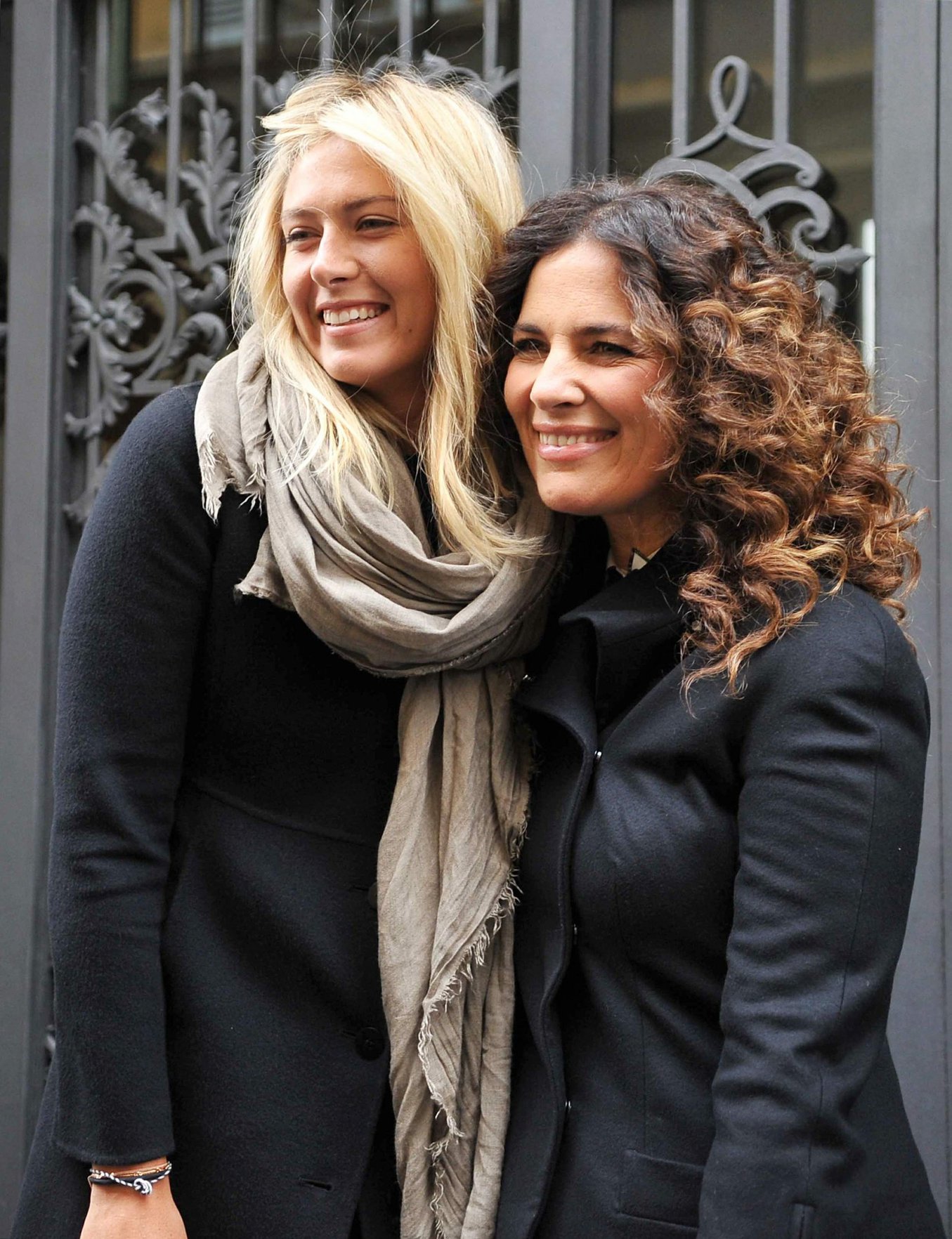 Maria Sharapova Giorgio and Roberta Armani meet tennis star Maria Sharapova at Armani's palace. November 30, 2012 