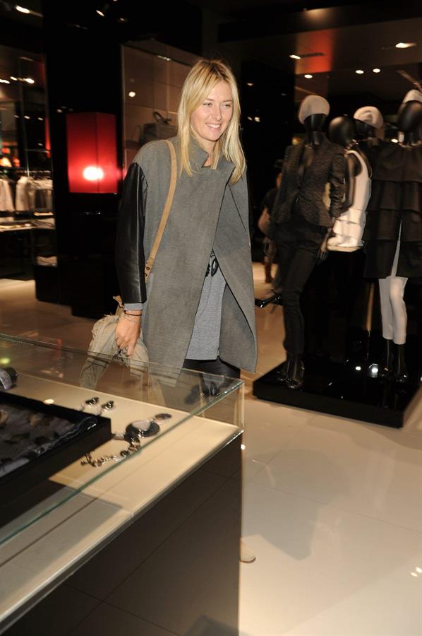 Maria Sharapova shopping at Armani Boutique December 2, 2012 