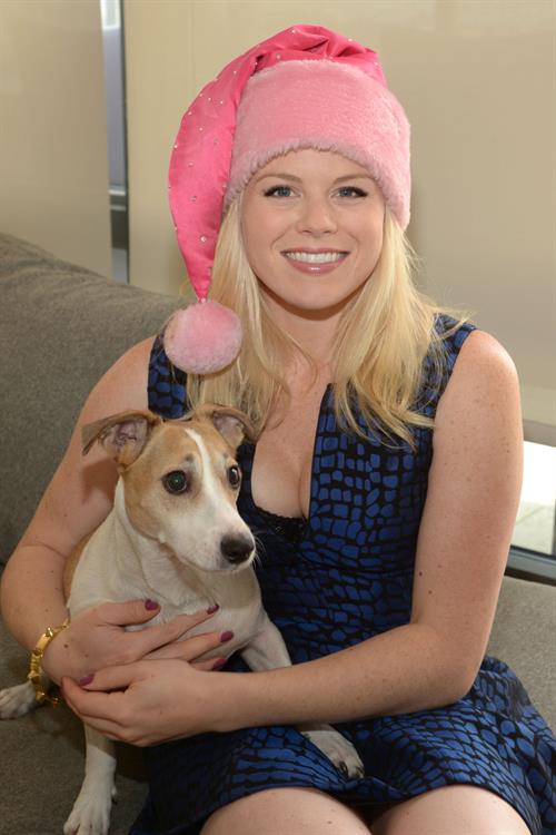 Megan Hilty Ready For Christmas Photoshoot in New York December 21, 2012