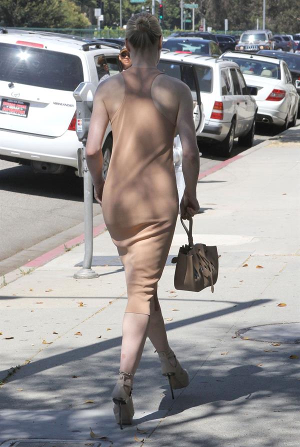 Melissa George out and about in Beverly Hills June 26, 2012 