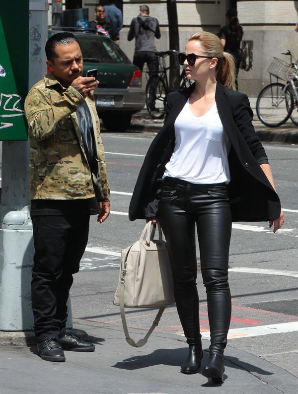 Mena Suvari - Spotted in tight leather pants in New York City on May 16, 2013