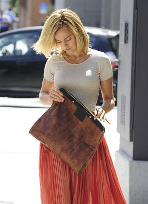 Mena Suvari - Out for lunch at Planet Raw in Santa Monica - August 21, 2012