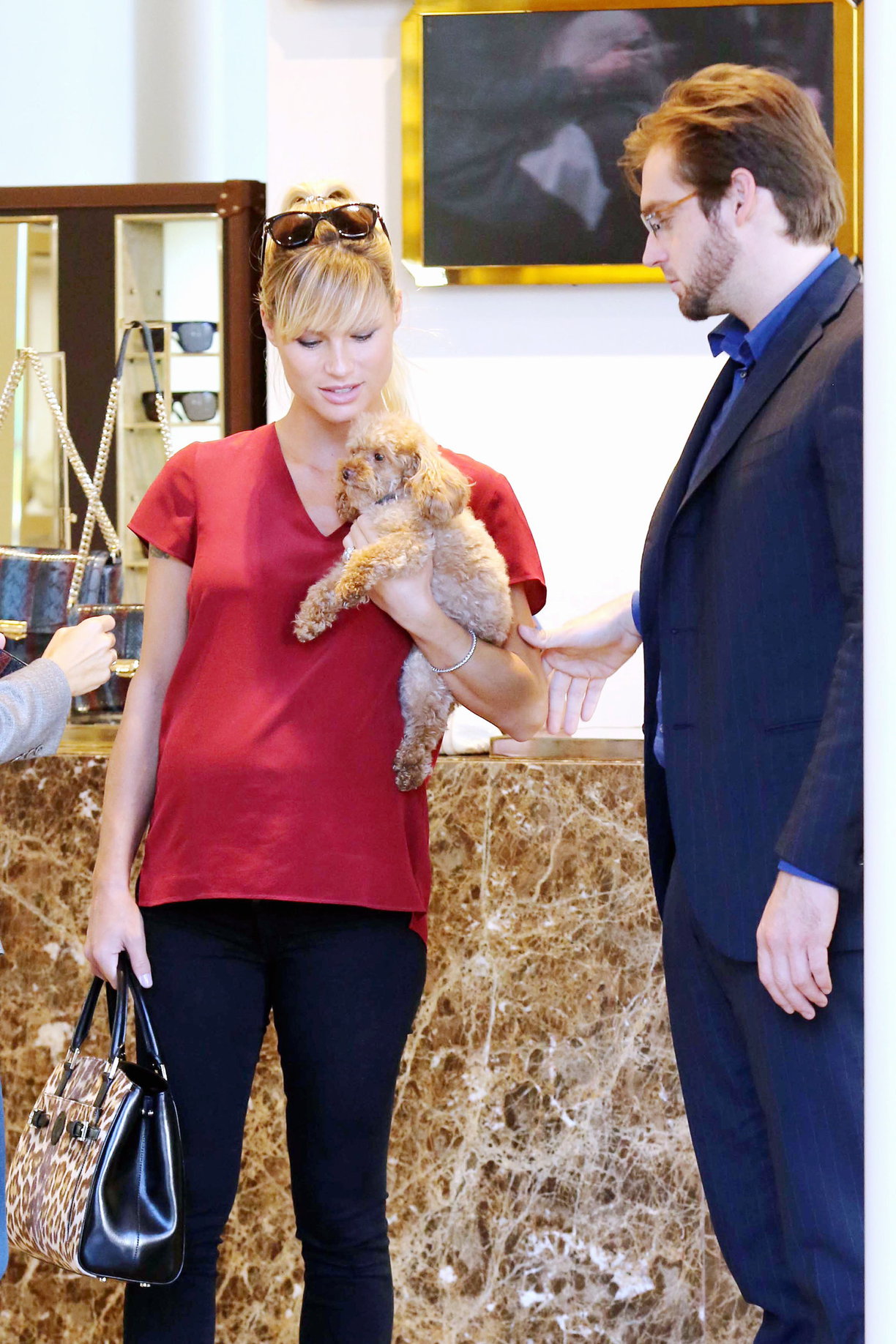 Michelle Hunziker Pictures Michelle Hunziker Out Shopping in Milan 12.09.13