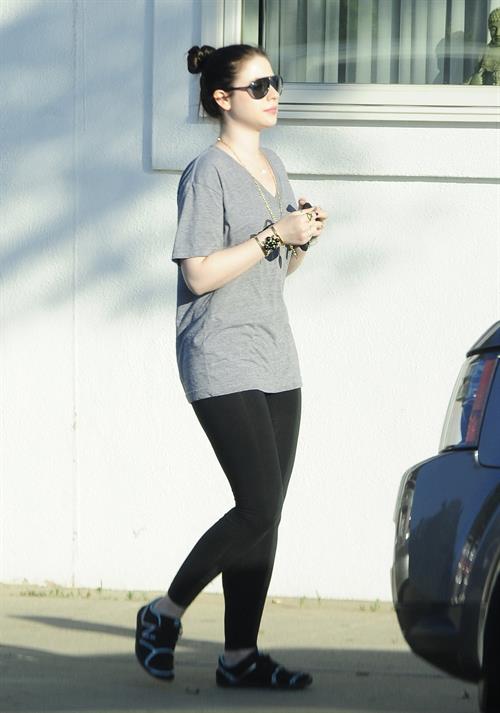 Michelle Trachtenberg shopping in Beverly Hills 9/12/13