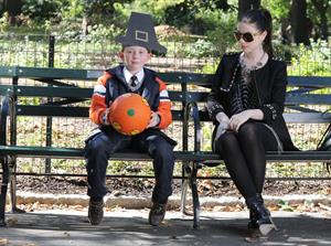 Michelle Trachtenberg on the Set of Gossip Girl in Central Park - September 24, 2012 