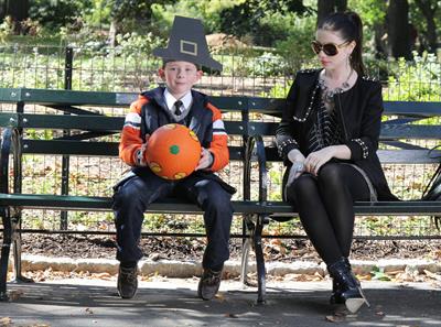 Michelle Trachtenberg on the Set of Gossip Girl in Central Park - September 24, 2012 