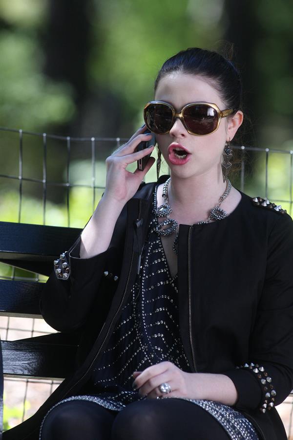 Michelle Trachtenberg on the Set of Gossip Girl in Central Park - September 24, 2012 