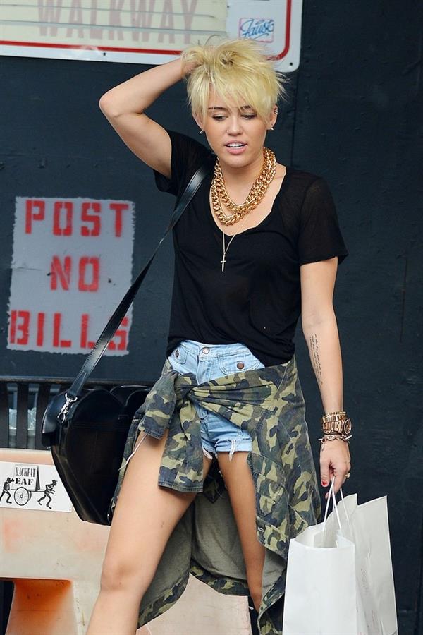Miley Cyrus - Out shopping in New York City August 23, 2012