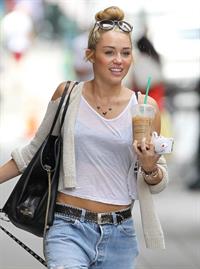 Miley Cyrus - Out with Happy in Philadelphia (August 7th 2012)