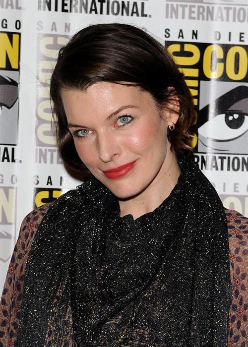 Milla Jovovich -  Resident Evil: Retribution  Press Room at Comic-Con 2012 in San Diego (July 13, 2012)