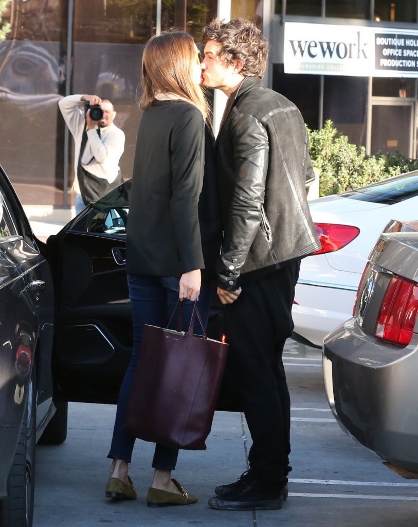 Miranda kerr outside a spa in LA on January 4th 2013  