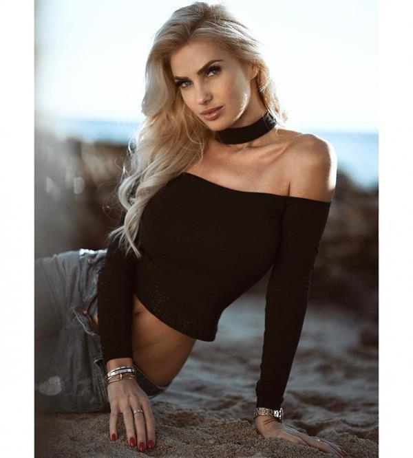 Leanna Bartlett