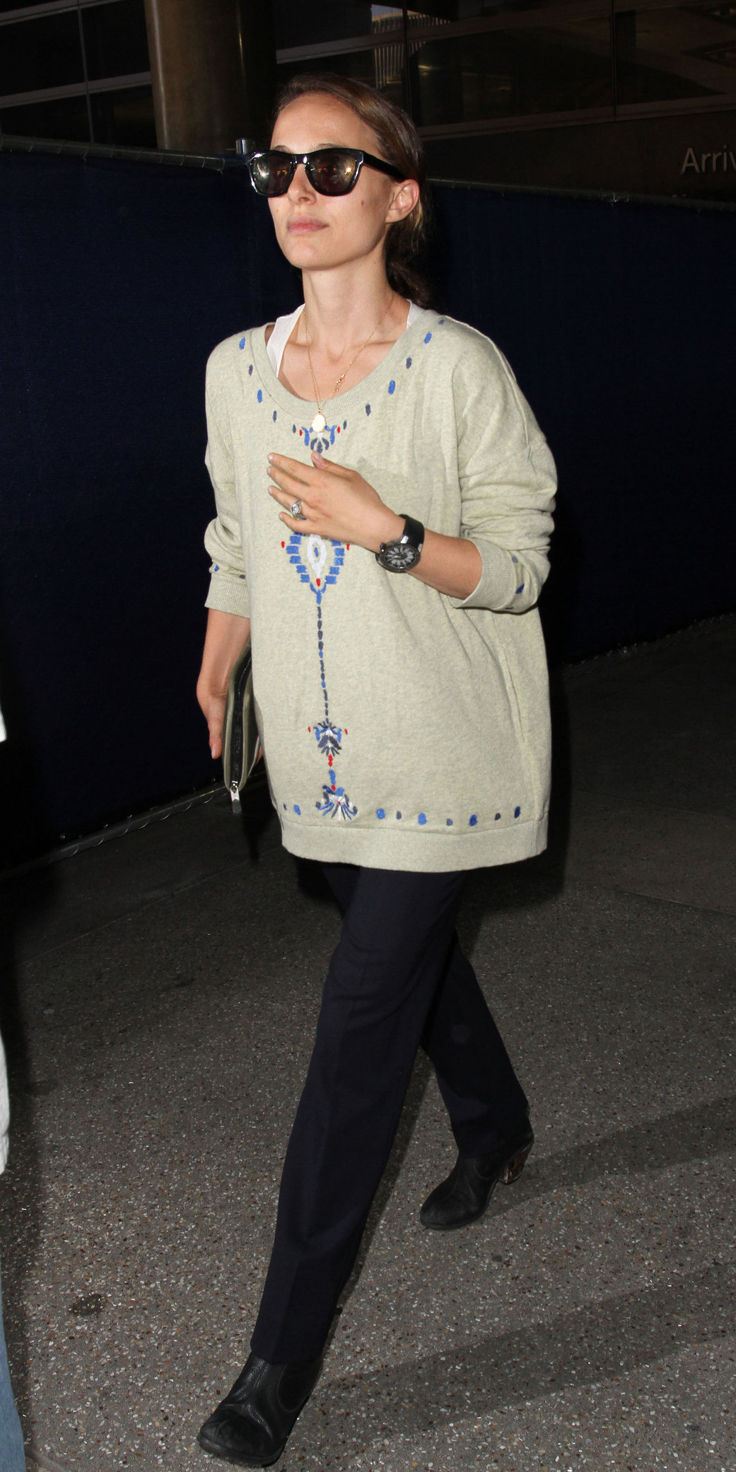 Natalie Portman Pictures Natalie Portman arrives at LAX Airport - May 30, 2013