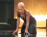 Pink at American Music Awards (November 18, 2012) 
