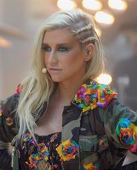 Kesha Performs on the Today Show in New York City (November 20, 2012) 