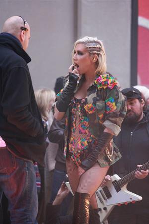 Kesha Performs on the Today Show in New York City (November 20, 2012) 