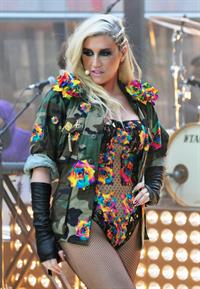 Kesha Performs on the Today Show in New York City (November 20, 2012) 