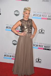Pink American Music Awards (November 18, 2012) 