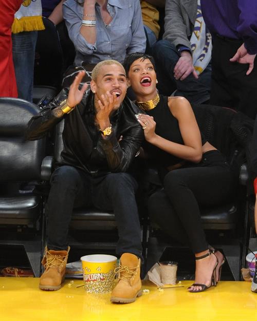 Rihanna Pictures Rihanna New York Knicks vs Los Angeles Lakers in Los Angeles on December 25, 2012