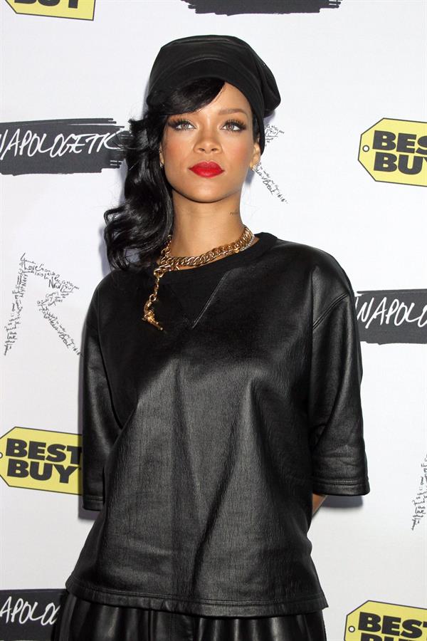 Rihanna  Unapologetic  Album Release Party (November 20, 2012) 